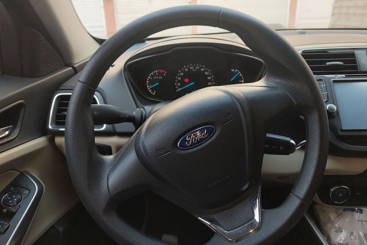 Used Ford Escort 2015 1.5L Automatic Comfort Edition Steering Wheel