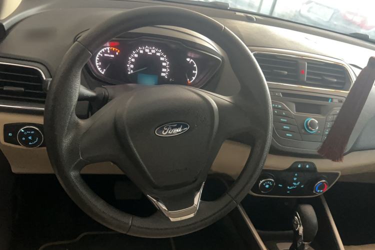 Used Ford Escort 2015 1.5L Automatic Comfort Edition Steering Wheel