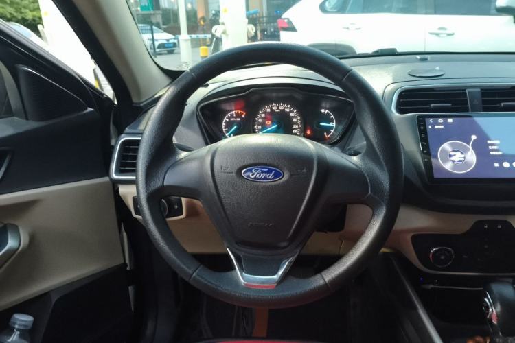 Used Ford Escort 2015 1.5L Automatic Comfort Edition Steering Wheel