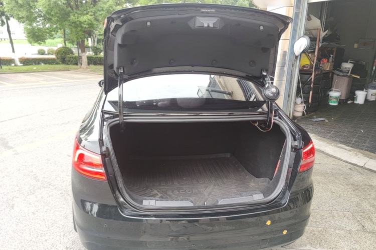 Used Ford Escort 2015 1.5L Manual Fashion Edition Trunk