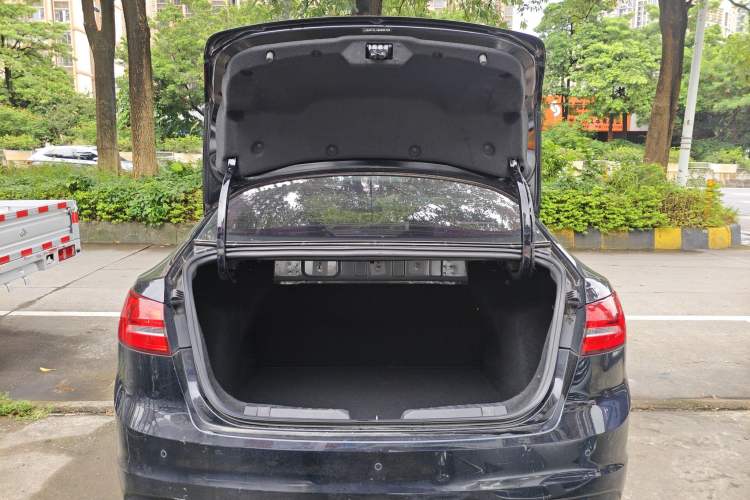 Used Ford Escort 2015 1.5L Automatic Fashion Model Trunk
