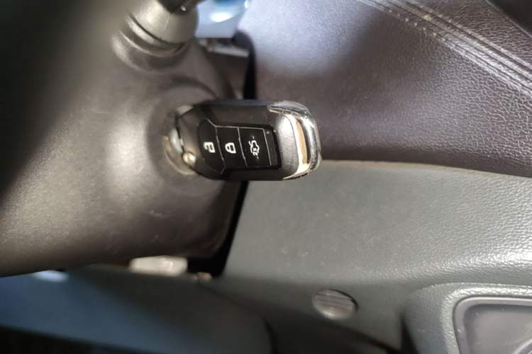 Used Ford Escort 2015 1.5L Manual Fashion Edition Vehicle Key