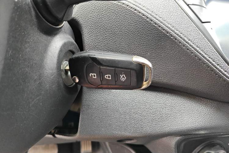 Used Ford Escort 2015 1.5L Automatic Fashion Model Vehicle Key