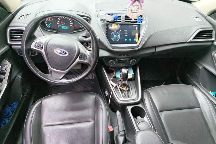 Used Ford Escort 2015 1.5L Automatic Fashion Model Center Console
