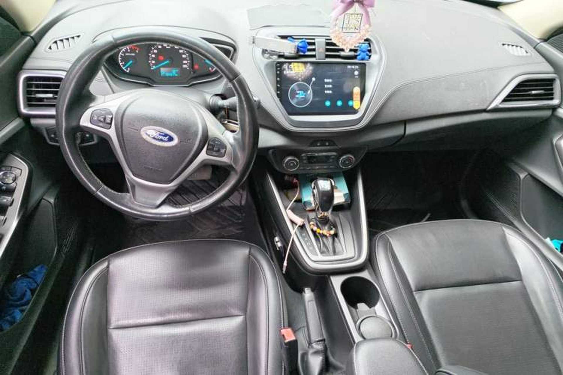 Used Ford Escort 2015 1.5L Automatic Fashion Model Center Console