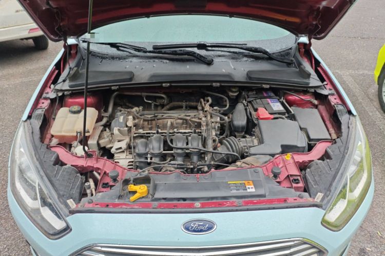 Used Ford Escort 2015 1.5L Automatic Fashion Model Engine Bay