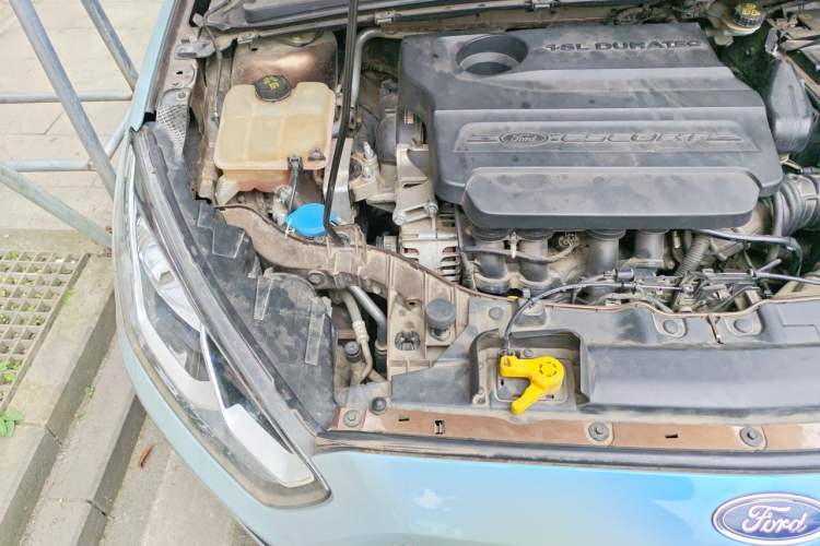 Used Ford Escort 2015 1.5L Automatic Fashion Model Engine Bay Right