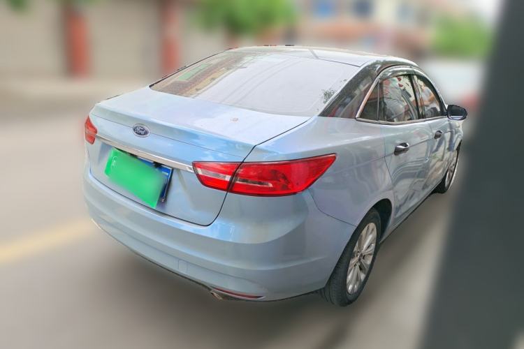 Used Ford Escort 2015 1.5L Automatic Fashion Model Rear Right 45 Deg