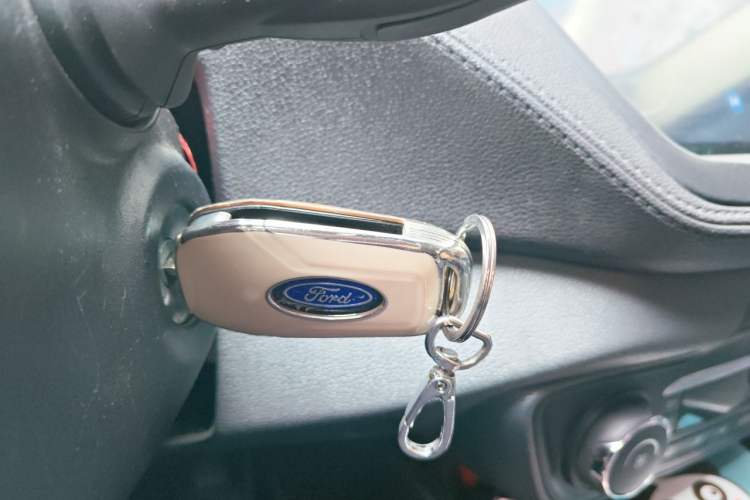 Used Ford Escort 2015 1.5L Automatic Fashion Model Vehicle Key