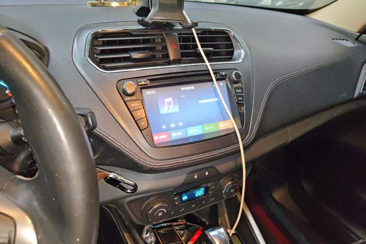 Used Ford Escort 2015 1.5L Automatic Fashion Model Audio And AC Panel