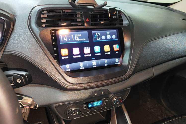 Used Ford Escort 2015 1.5L Automatic Fashion Model Audio And AC Panel