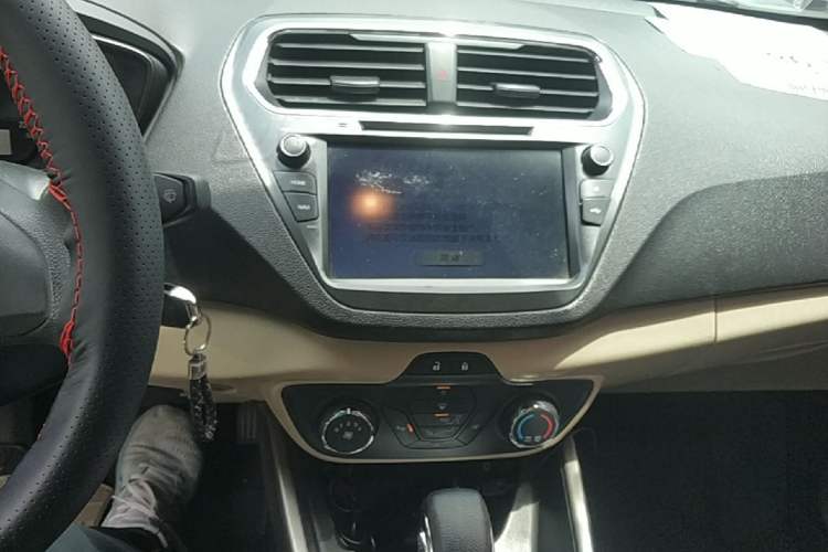 Used Ford Escort 2015 1.5L Automatic Comfort Edition Audio And AC Panel