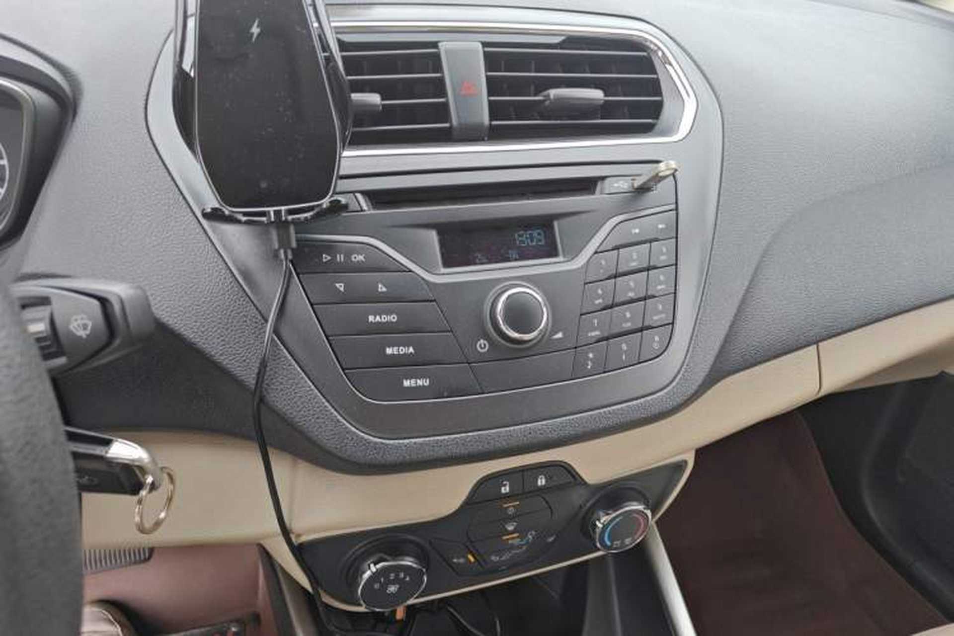 Used Ford Escort 2015 1.5L Automatic Comfort Edition Audio And AC Panel