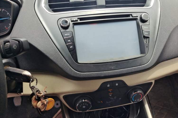Used Ford Escort 2015 1.5L Manual Comfort Model Audio And AC Panel