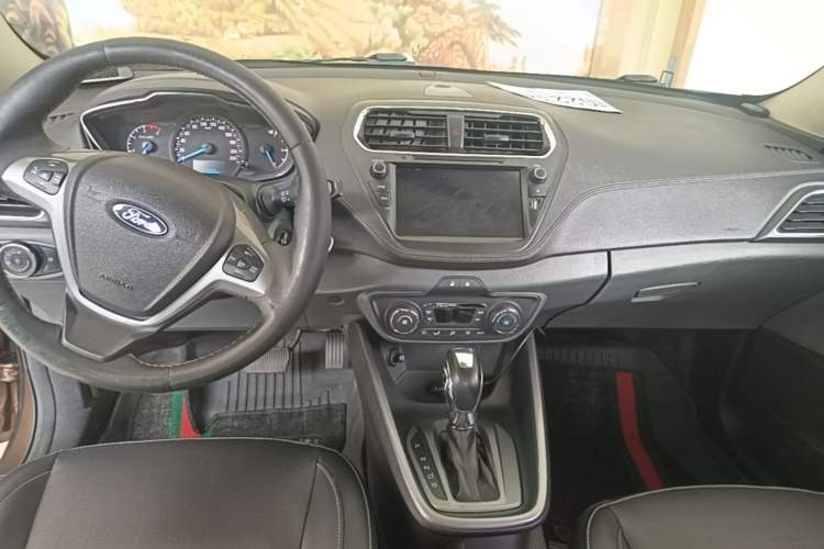 Used Ford Escort 2015 1.5L Automatic Fashion Model Audio And AC Panel
