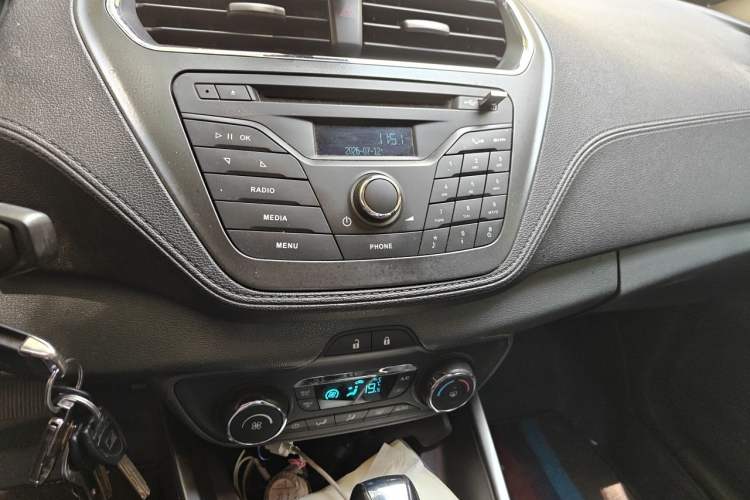 Used Ford Escort 2015 1.5L Automatic Fashion Model Audio And AC Panel