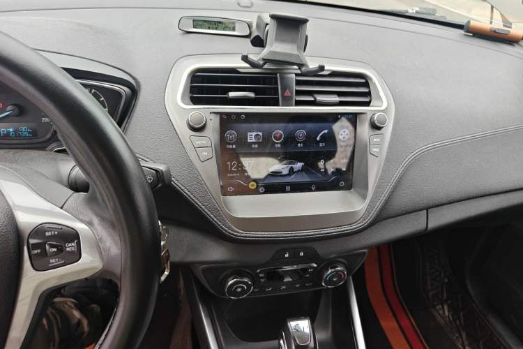 Used Ford Escort 2015 1.5L Automatic Fashion Model Audio And AC Panel