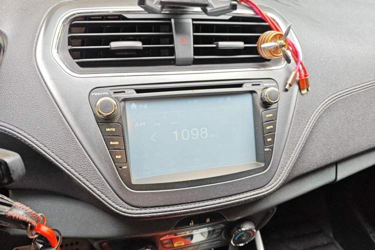 Used Ford Escort 2015 1.5L Automatic Fashion Model Audio And AC Panel