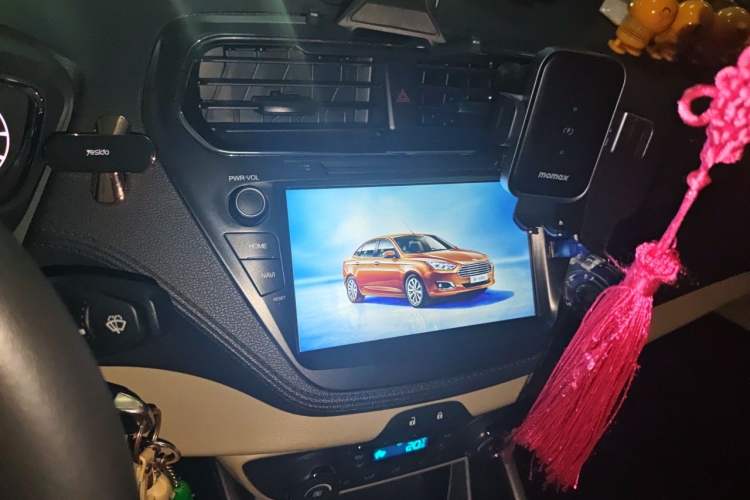 Used Ford Escort 2015 1.5L Automatic Fashion Model Audio And AC Panel