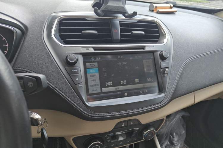 Used Ford Escort 2015 1.5L Automatic Fashion Model Audio And AC Panel