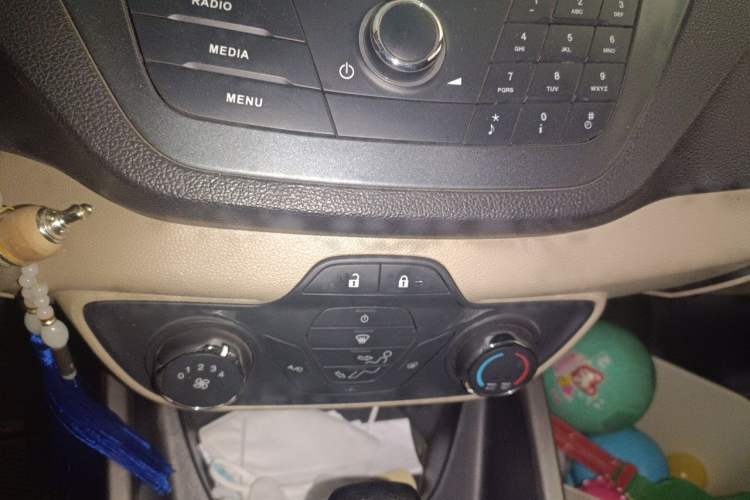 Used Ford Escort 2015 1.5L Automatic Comfort Edition Audio And AC Panel