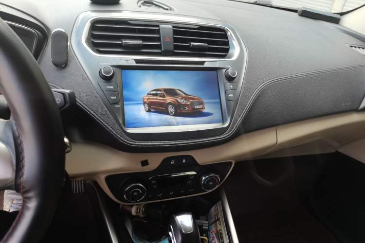 Used Ford Escort 2015 1.5L Automatic Fashion Model Audio And AC Panel