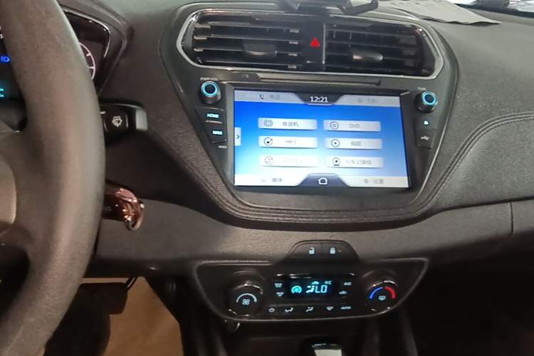 Used Ford Escort 2015 1.5L Automatic Fashion Model Audio And AC Panel