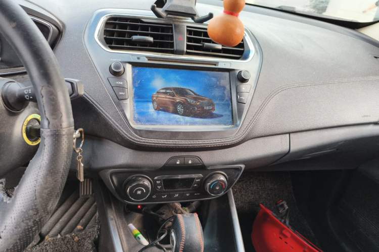 Used Ford Escort 2015 1.5L Automatic Fashion Model Audio And AC Panel