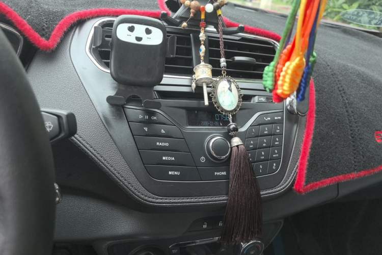 Used Ford Escort 2015 1.5L Automatic Fashion Model Audio And AC Panel