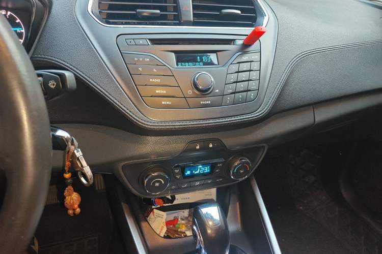 Used Ford Escort 2015 1.5L Automatic Fashion Model Audio And AC Panel