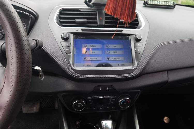 Used Ford Escort 2015 1.5L Automatic Fashion Model Audio And AC Panel