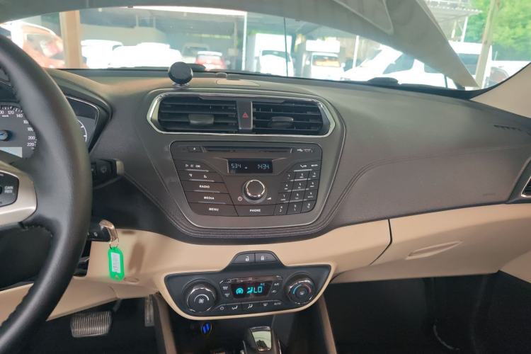 Used Ford Escort 2015 1.5L Automatic Fashion Model Audio And AC Panel