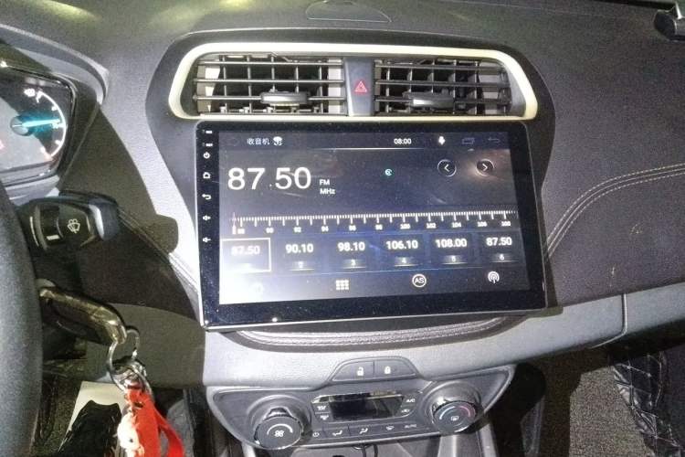Used Ford Escort 2015 1.5L Automatic Fashion Model Audio And AC Panel