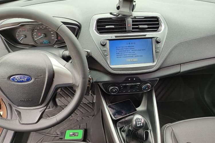 Used Ford Escort 2015 1.5L Manual Fashion Edition Audio And AC Panel