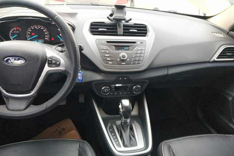 Used Ford Escort 2015 1.5L Automatic Fashion Model Audio And AC Panel