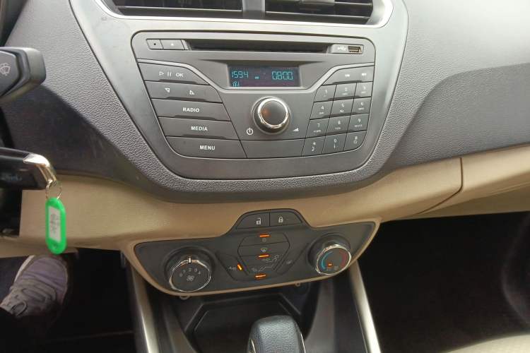 Used Ford Escort 2015 1.5L Automatic Comfort Edition Audio And AC Panel