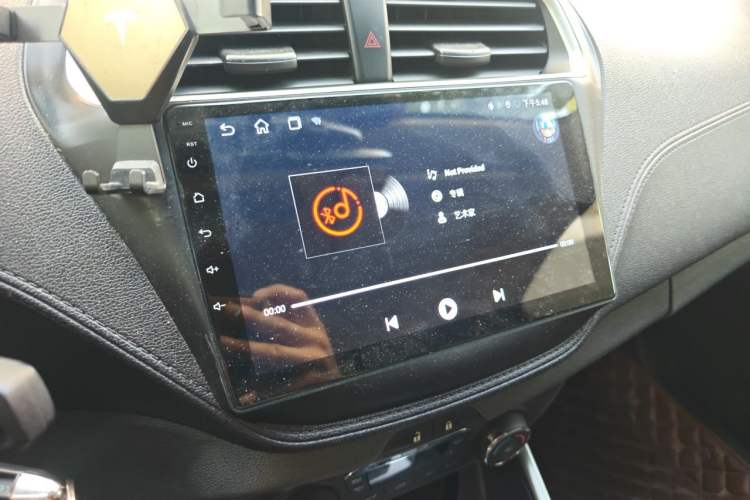 Used Ford Escort 2015 1.5L Automatic Fashion Model Audio And AC Panel
