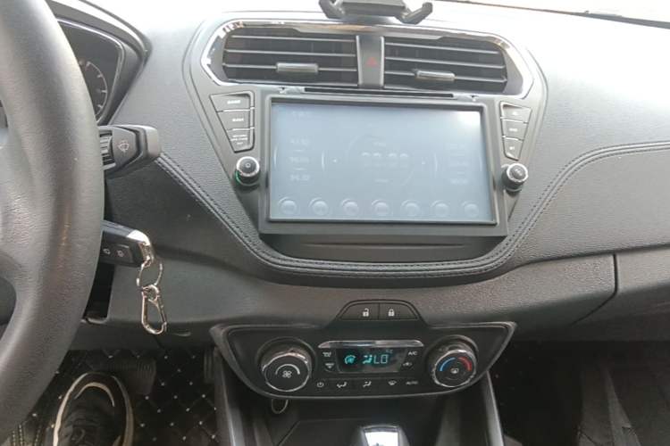 Used Ford Escort 2015 1.5L Automatic Fashion Model Audio And AC Panel