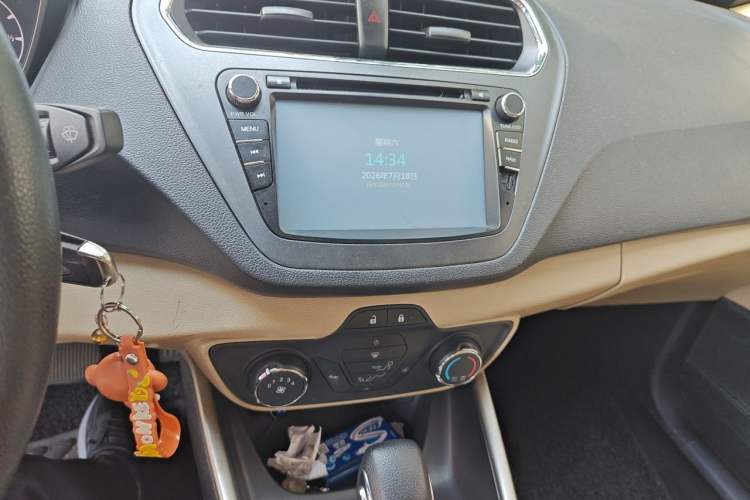 Used Ford Escort 2015 1.5L Automatic Comfort Edition Audio And AC Panel