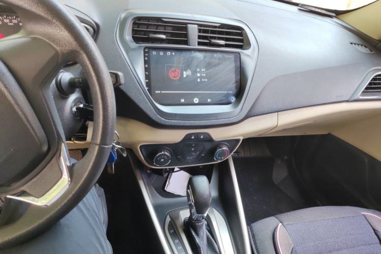 Used Ford Escort 2015 1.5L Automatic Comfort Edition Audio And AC Panel