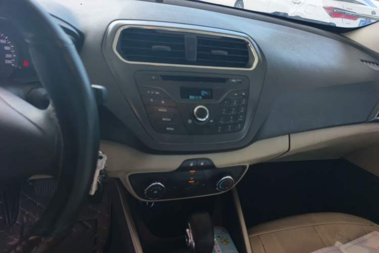 Used Ford Escort 2015 1.5L Automatic Comfort Edition Audio And AC Panel