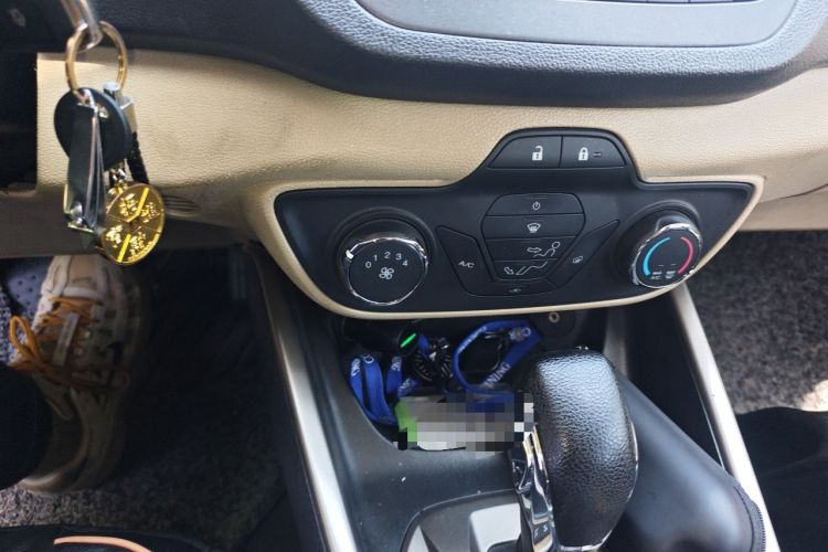 Used Ford Escort 2015 1.5L Automatic Comfort Edition Audio And AC Panel