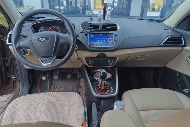 Used Ford Escort 2015 1.5L Manual Comfort Model Center Console