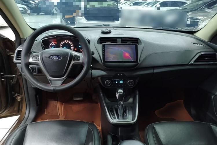Used Ford Escort 2015 1.5L Automatic Fashion Model Center Console
