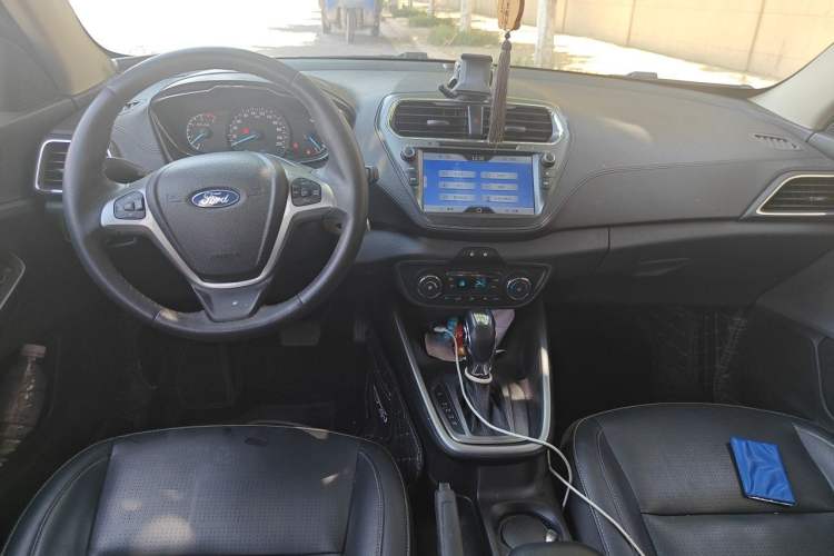 Used Ford Escort 2015 1.5L Automatic Fashion Model Center Console