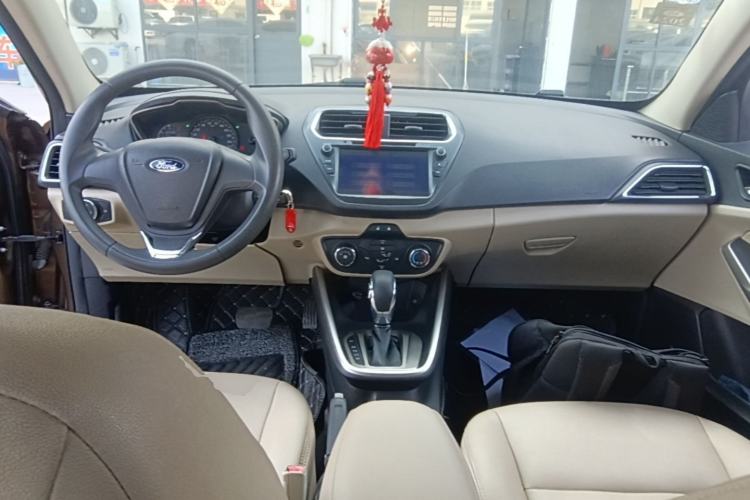 Used Ford Escort 2015 1.5L Automatic Comfort Edition Center Console