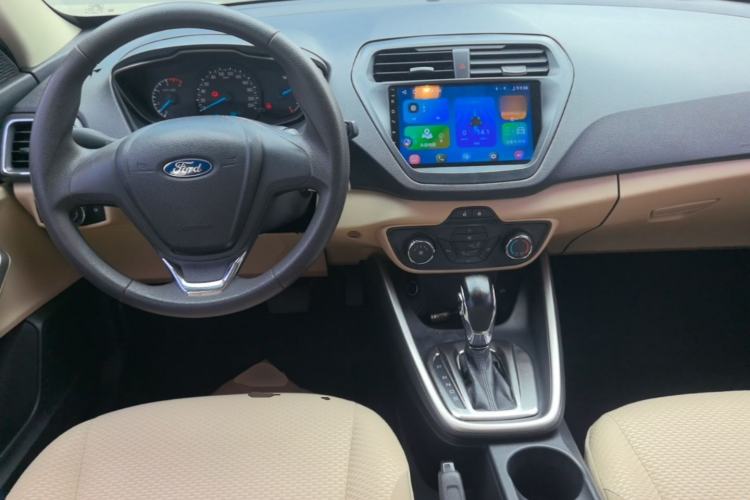 Used Ford Escort 2015 1.5L Automatic Comfort Edition Center Console
