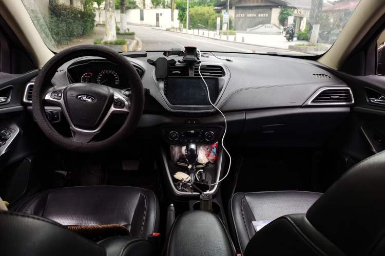 Used Ford Escort 2015 1.5L Automatic Fashion Model Center Console