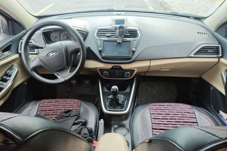 Used Ford Escort 2015 1.5L Manual Comfort Model Center Console