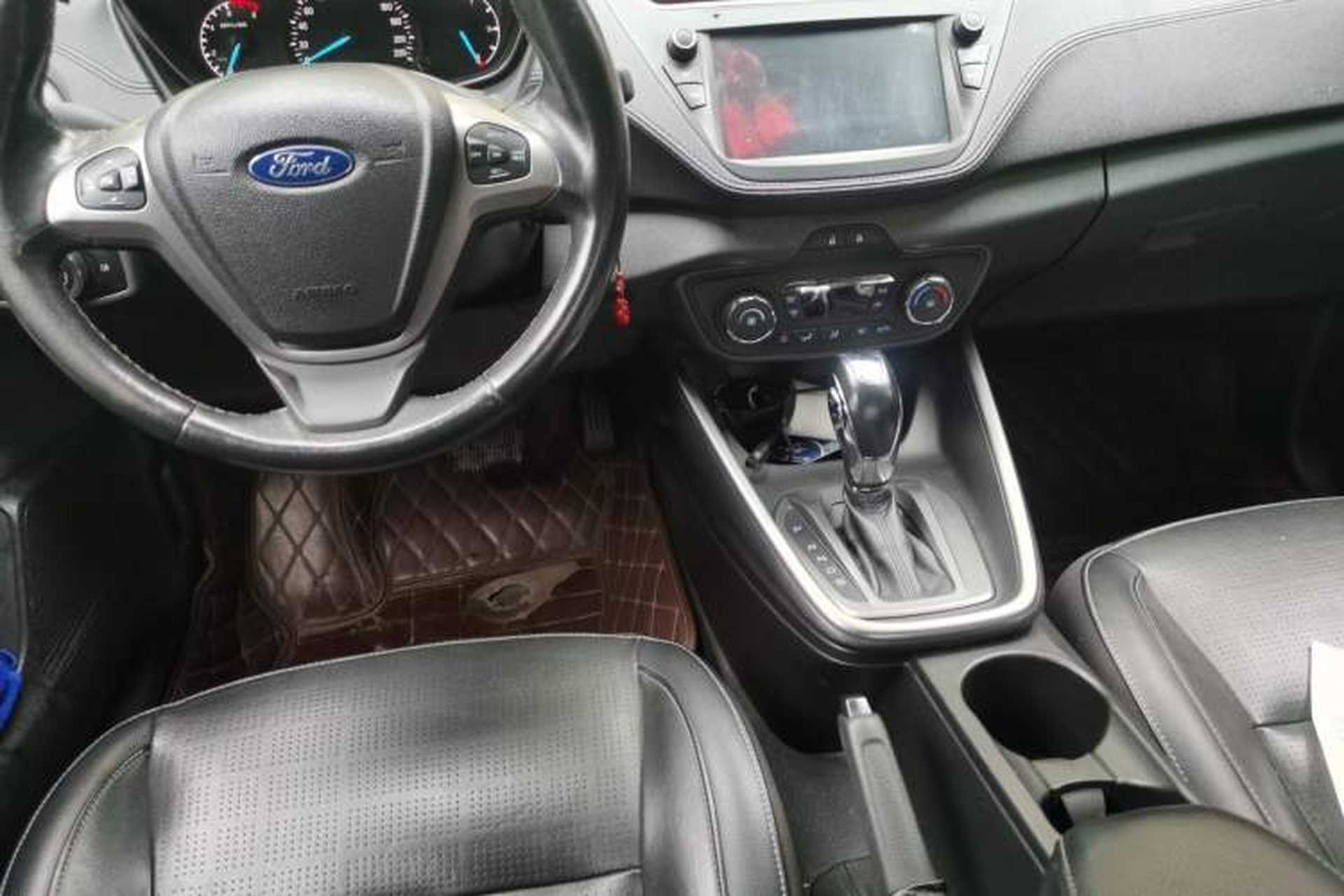 Used Ford Escort 2015 1.5L Automatic Fashion Model Center Console